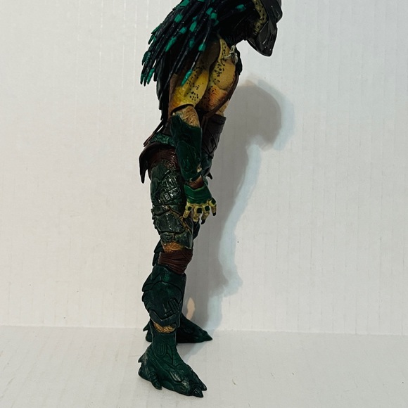 Neca Predators Series2 Masked Tracker Predator Figure - Picture 2 of 9
